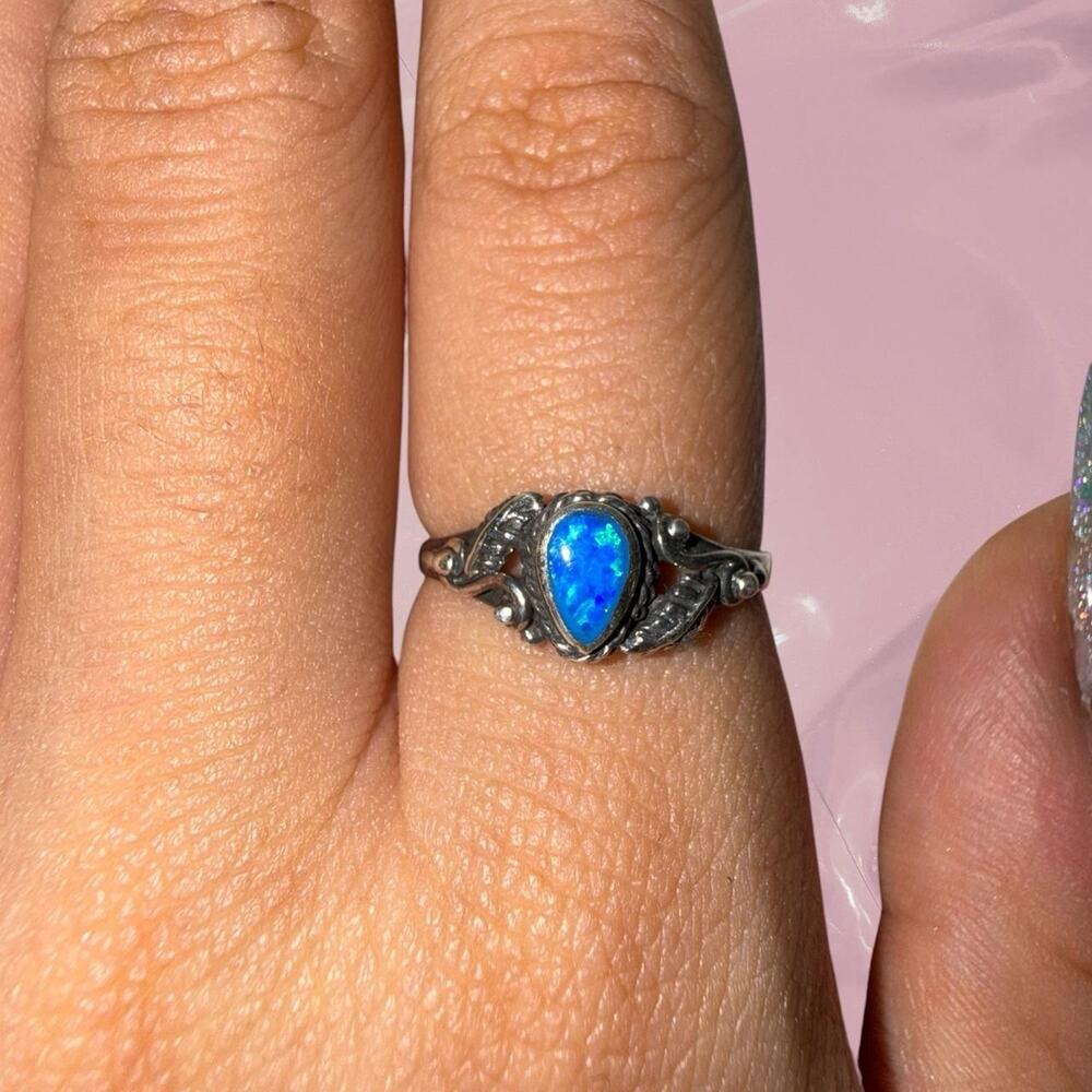Vintage fairy boho 925 Sterling Silver Blue Opal teardrop ring with filigree